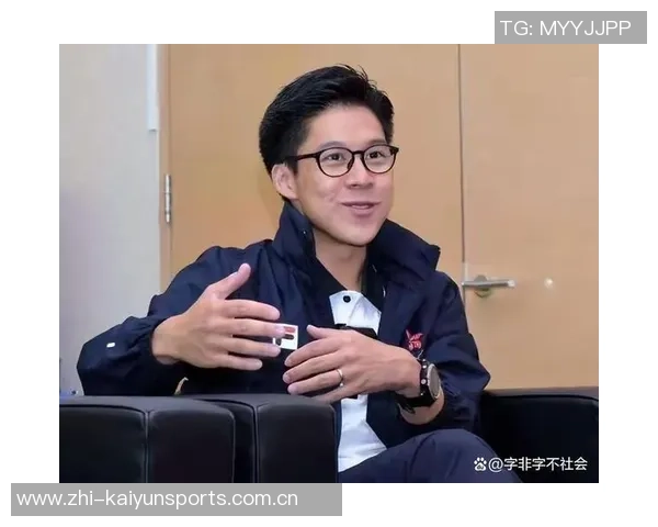 霍启刚家族背景揭秘及其与足球明星的紧密联系